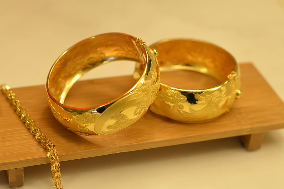 two, gold-colored rings, brown, wooden, platform, wedding gifts, gold, gold 鐲, ring, wedding ring
