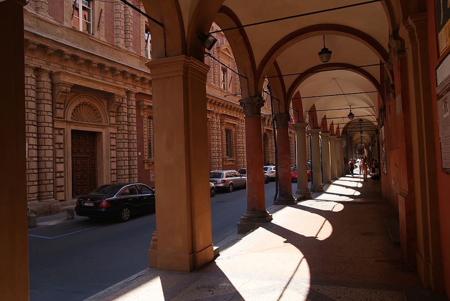 Bolonia, Italia, arcadas, arcade, arquitectura, nadie, casa, estructura construida, arco, coche