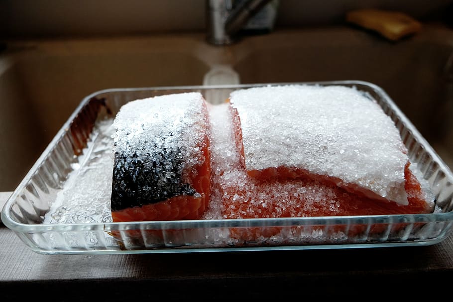 bread, clear, glass container, sliced, salmon, glass, tray, frozen, fish, ice