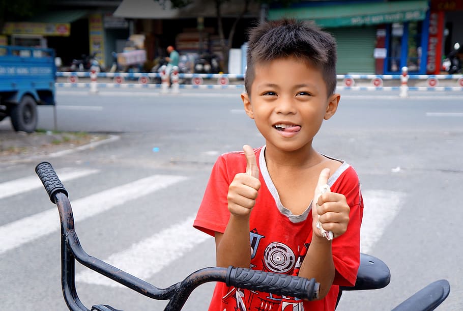 子供, 人々, ベトナム, 一人, 都市, 正面図, ポートレート, カメラ目線, 小児期, 実在の人々