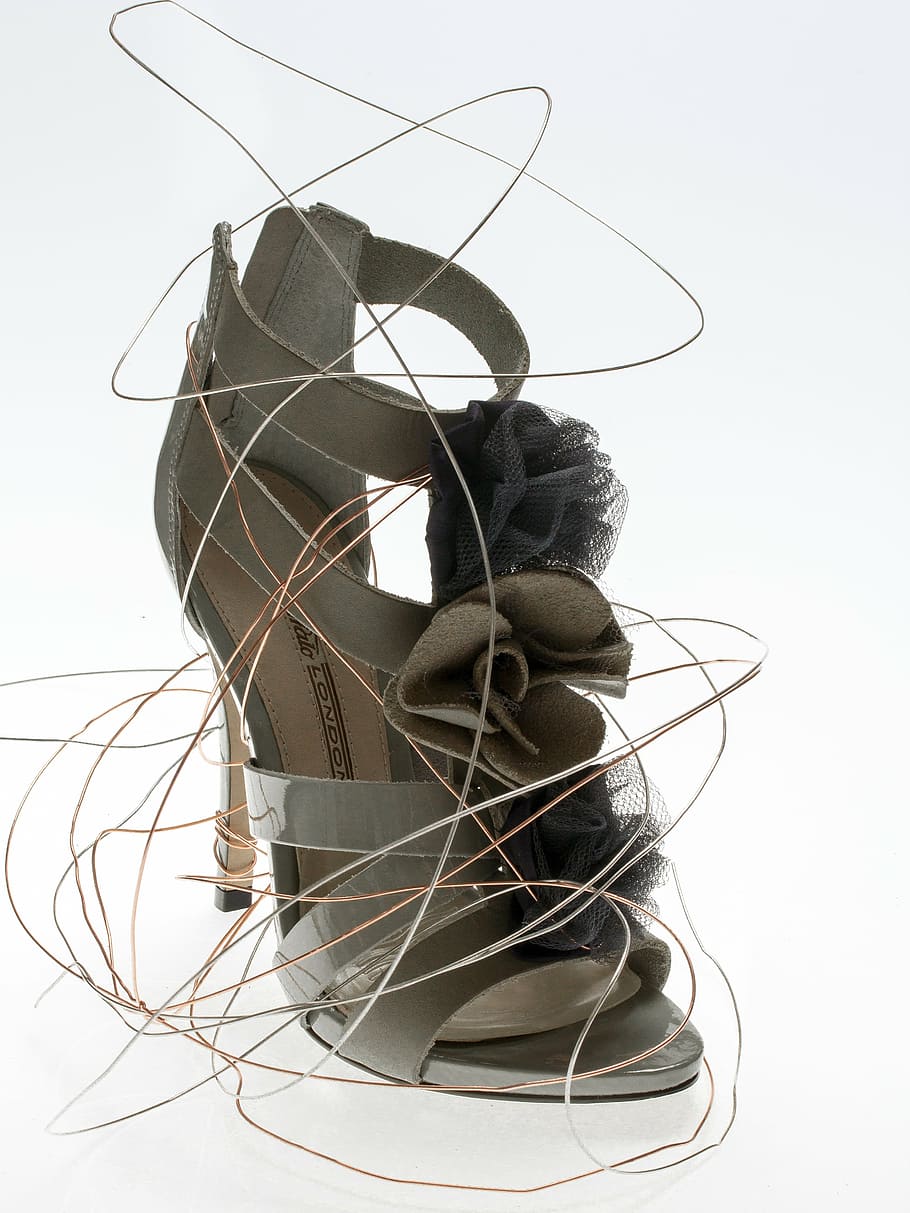 shoe, women's shoes, high heeled shoe, wire, fashion, white background, studio shot, indoors, still life, close-up