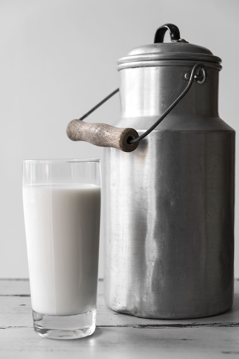 milk, clear, drinking glass, food, nutrition, drink, glass, strengthening, eat, energy