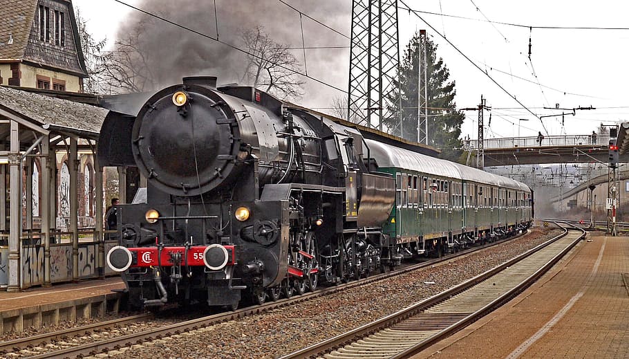 negro, tren locomotor, marrón, de madera, esperando, cobertizo, locomotor, tren, locomotora a vapor, cruce especial