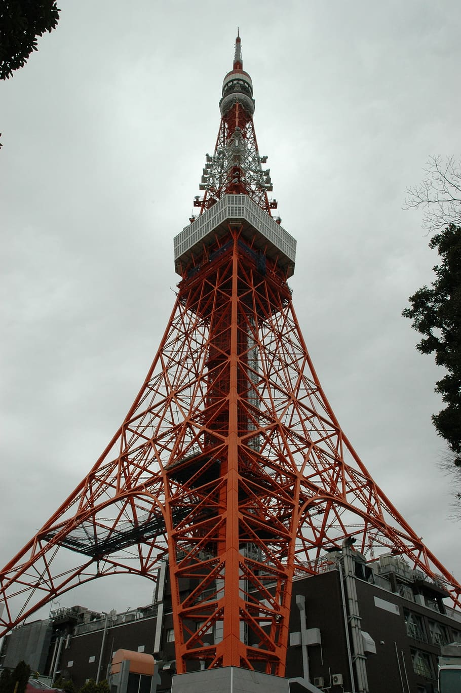 tokyo tower, japan, tokyo, eiffel tower, architecture, built structure, sky, low angle view, tower, cloud - sky