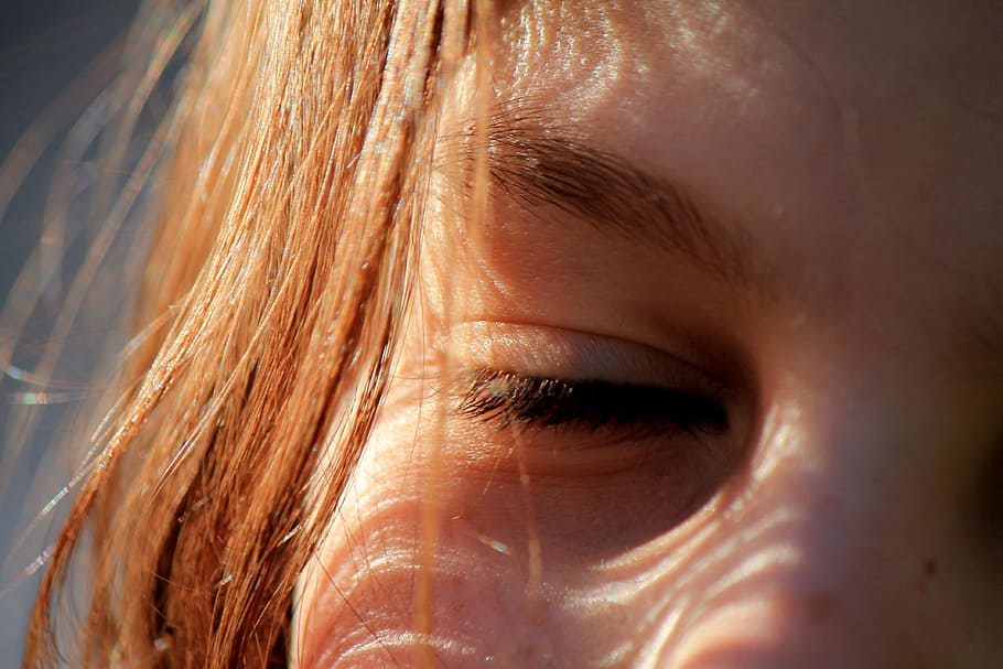woman's right eye, little girl, eye, sun, hair, face, human body part, body part, one person, close-up