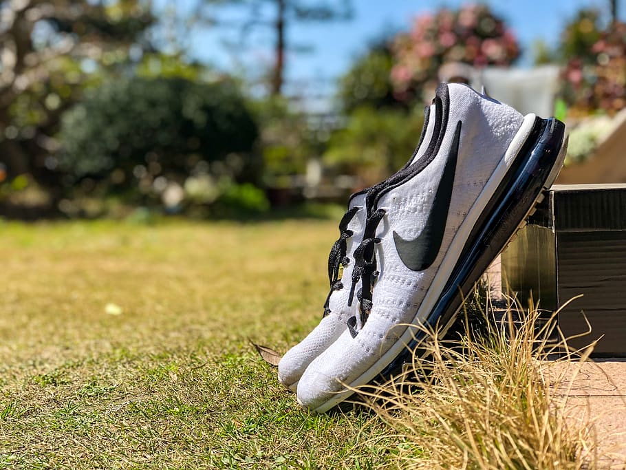 grass, summer, natural, outdoors, park, sports, nike, shoes, sneakers, feet