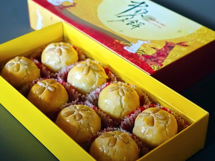 box of pastries, moon cake, mid-autumn, asian, chinese, festival, traditional, oriental, celebrate, pastry