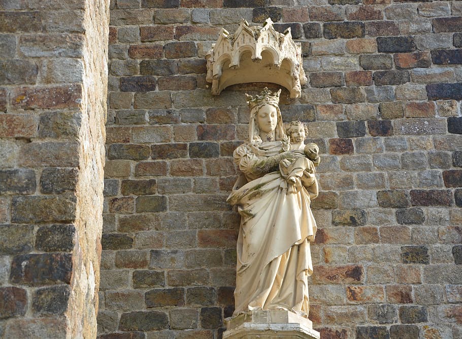 statue, holy virgin, mary with jesus, belief religious characters, human representation, sculpture, representation, architecture, art and craft, wall - building feature