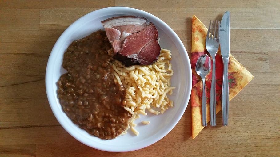 lenses with spaetzle and smoked meat, original, swabian, delicious food, main course, food, food and drink, meat, directly above, kitchen utensil
