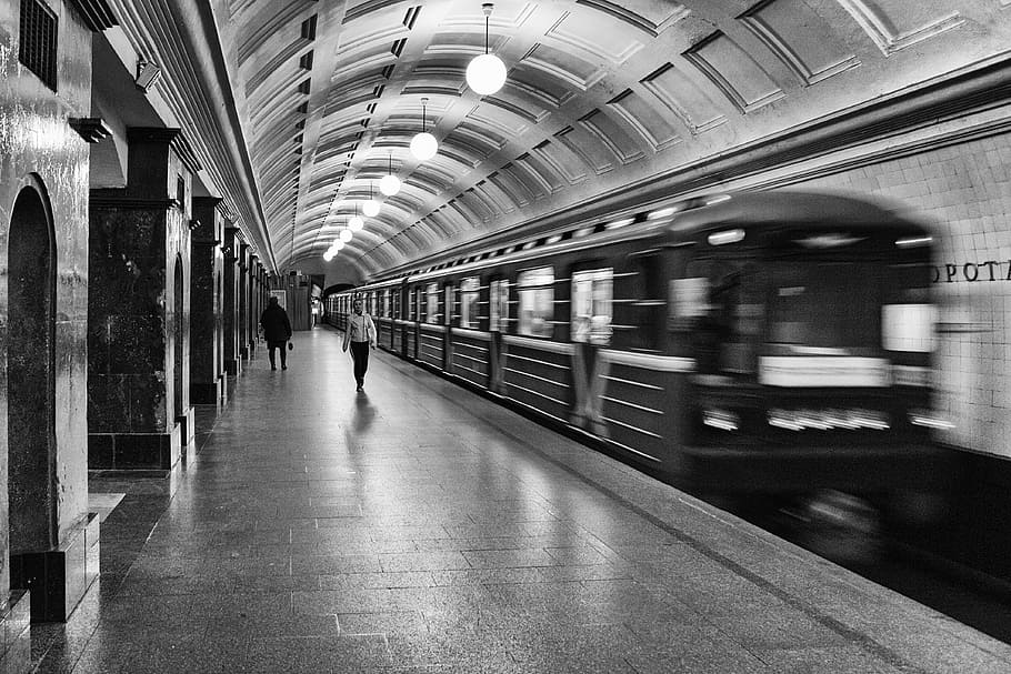 metro, moskow, gerbang merah, eskalator, kereta bawah tanah, hitam dan putih, bw, obfoto, foto, fotografer