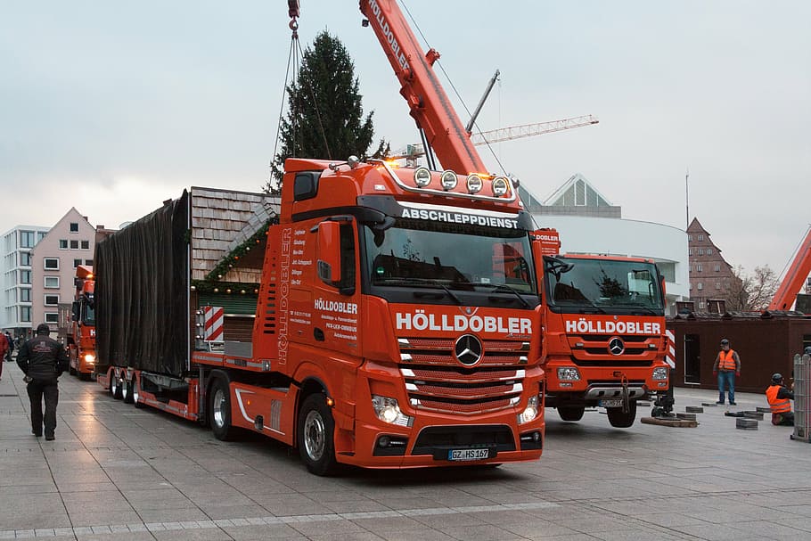 truck, low-bed trailer, crane, heavy transport, commercial vehicle, transport, logistics, building, christmas market, cathedral square