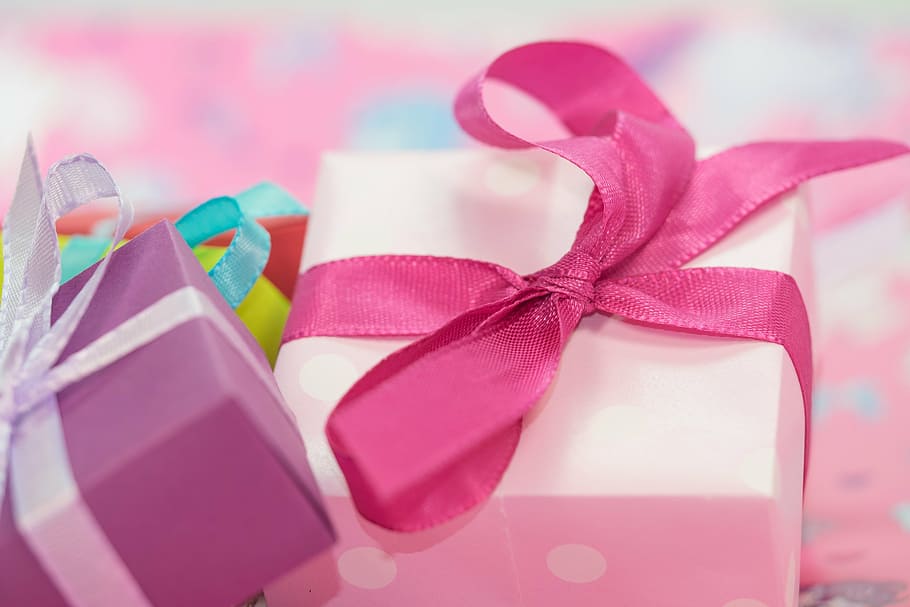 cajas de regalo de colores variados, regalo, hecho, paquete, lazo, lazo de paquete, navidad, decoración navideña, dar, adviento