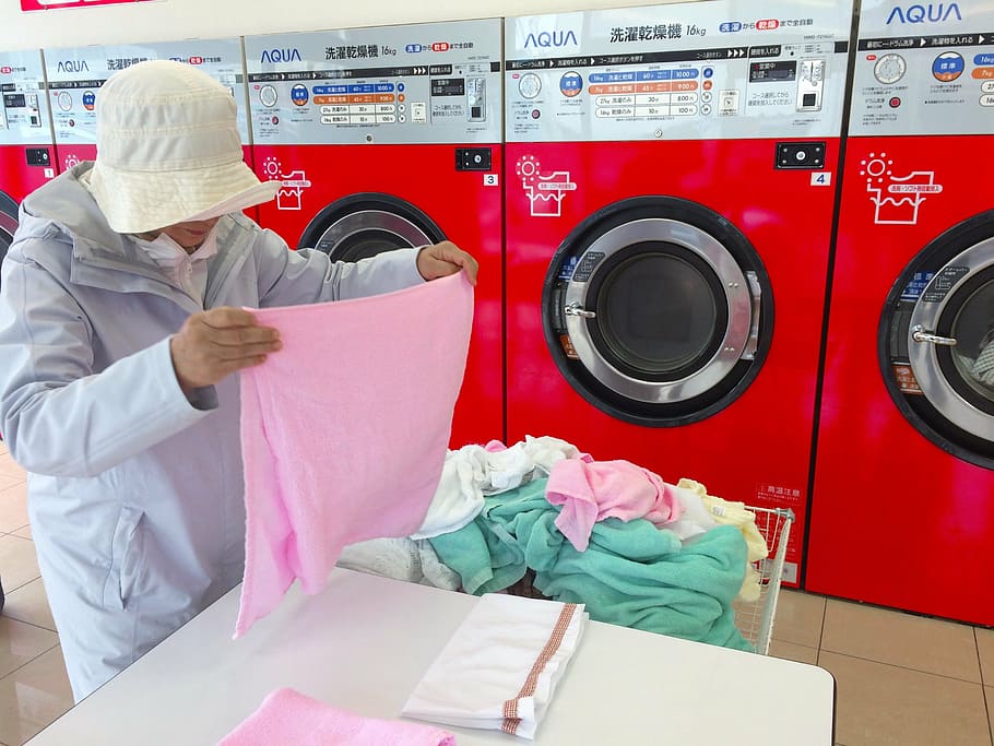 launderette, dryer, fully automatic washing machine, red, yasuura, yokosuka, japan, japanese, wet day, rainy season