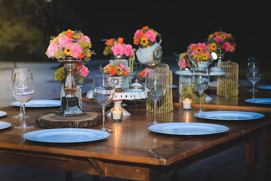 close-up photography, table set-up, centerpiece, table, decoration, cups, dishes, tablecloth, organization, open air