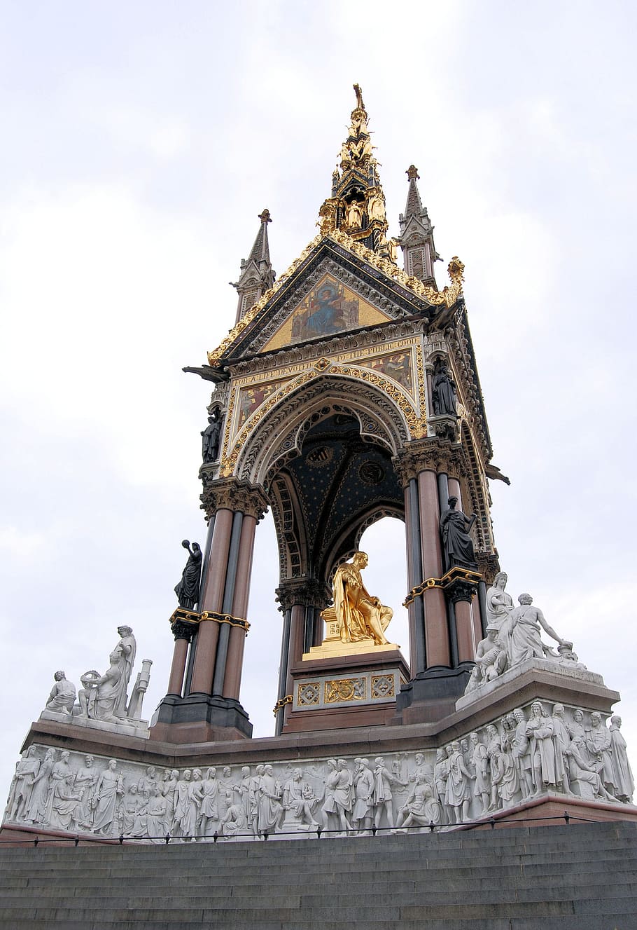 Albert Memorial, Kensington Gardens, parnassus frieze, london, patung, monumen, kreatif, karya seni, desain, karya logam