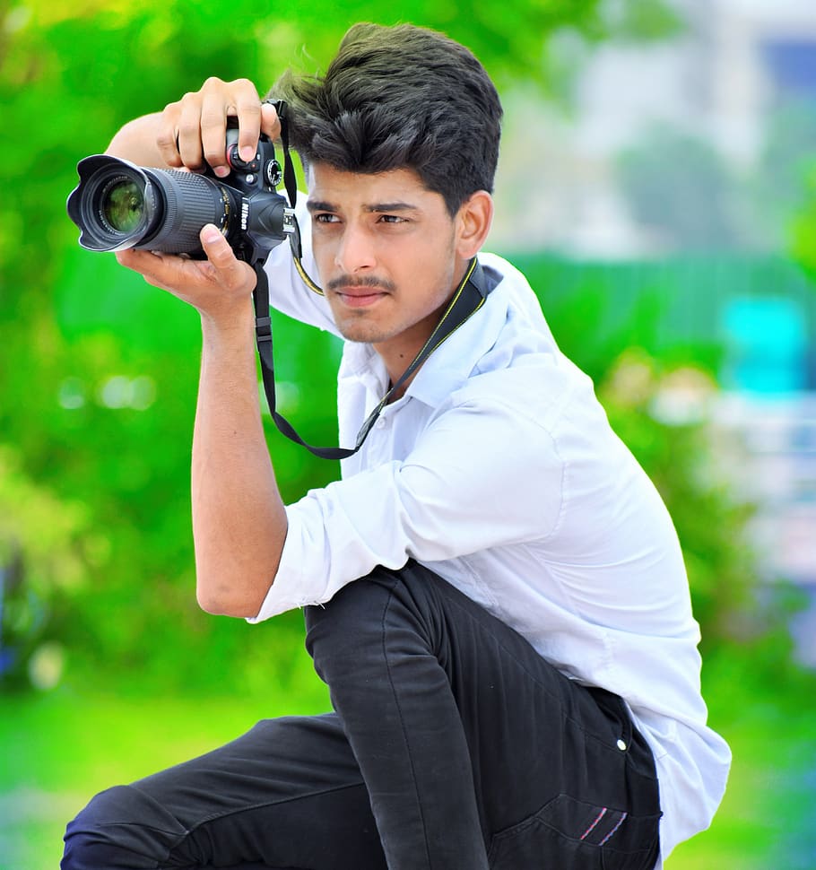 Dslr pose | Photography poses for men outdoor indian, Best poses for men,  Photography poses for men