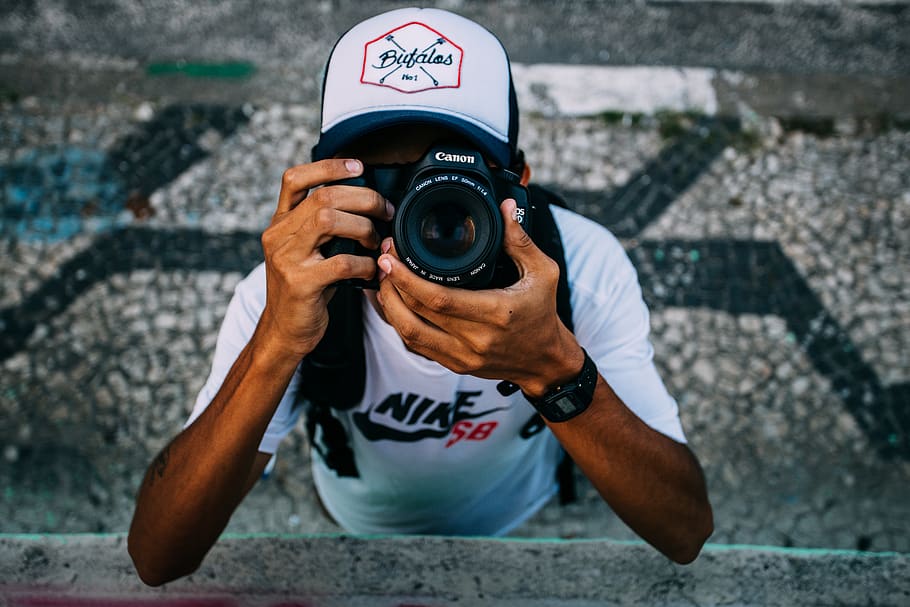 guy, people, photographer, camera, hands, hat, lifestyle, lens, one person, real people