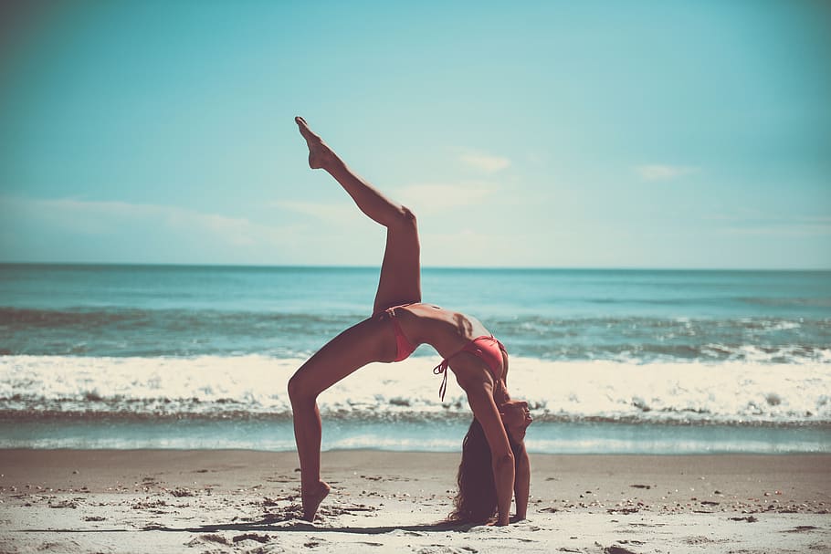 exercício, mar, praia, estilo de vida saudável, terra, esporte, exercício de relaxamento, ioga, uma pessoa, praticando