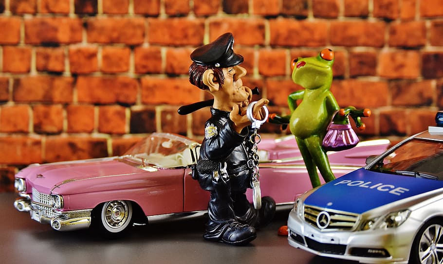 Police, Cadillac, El Dorado, Frog, cadillac, el dorado, chick, policeman control, figures, funny, model car