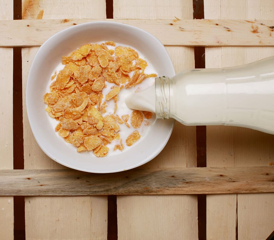 white, ceramic, bowl, cereals, milk, bottle, breakfast, flake, have breakfast, diet