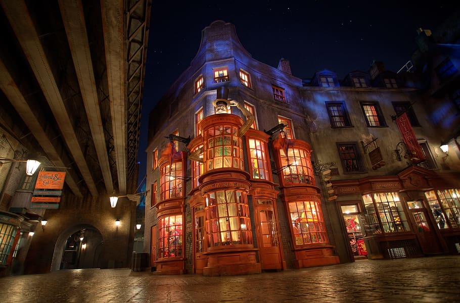 weasleys' wizard wheezes, diagon alley, harry potter, night, illuminated, architecture, building exterior, built structure, travel destinations, building