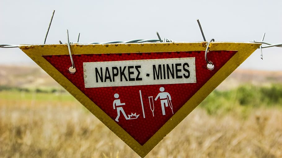 Campo de minas, minas, peligro, explosivo, advertencia, letrero, mortal, cuidado, precaución, chipre