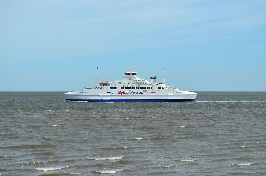 ferry, transport, sylt, sylt ferry, ship traffic, car ferry, water, ship, shipping, translate