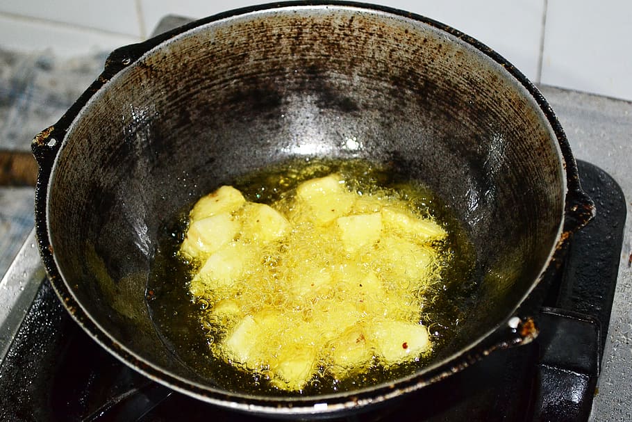 fry, potatoes, pan, cook, oil, boil, boiling, yellow, cookery, cooking