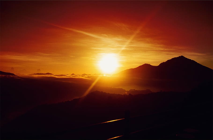 puesta de sol, paisaje de montaña, foto, luz solar, montañas, nubes, anochecer, cielo, silueta, paisaje