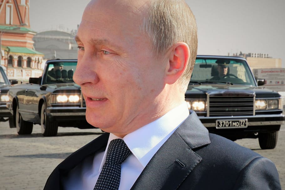 Vladimir Putin, de pie, vehículos, presidente de Rusia, Plaza Roja, desfile, Moscú, modo de transporte, vehículo de motor, automóvil