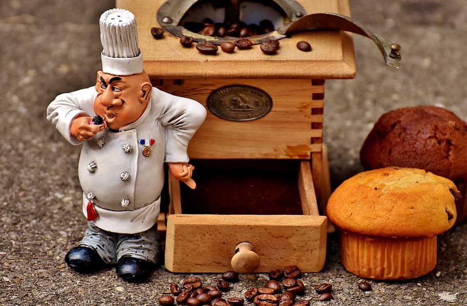 chef ceramic figurine, grinder, muffin, baker, figure, cake, coffee, coffee beans, delicious, enjoy