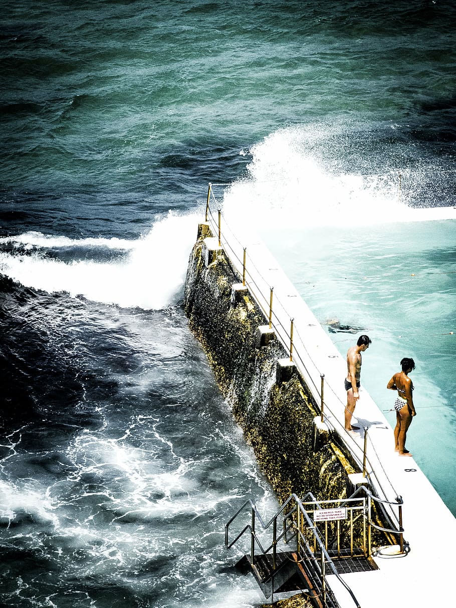 antena, foto, homem, mulher, em pé, doca, mar, oceano, água, piscina