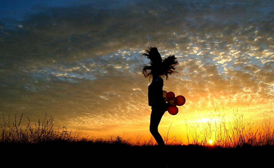 Girl, Sunset, Balloons, Bounce, Sun, sky clouds, silhouette, shadow, red, motion