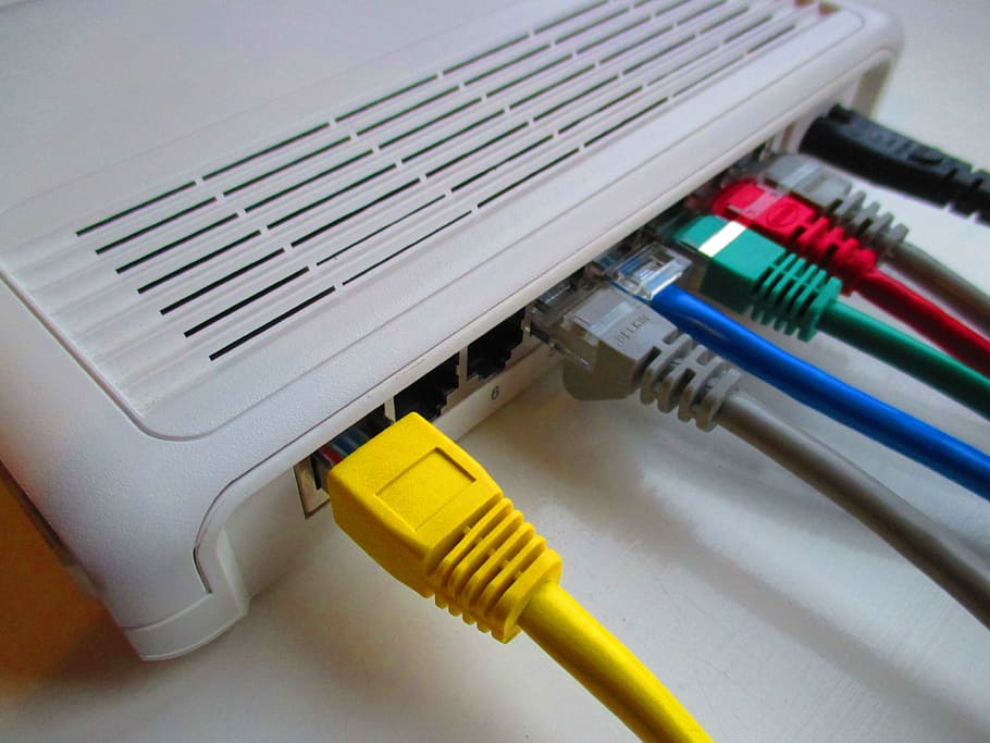cables de colores variados, conectados, gris, enrutador, red, conmutador, comunicación, conexión, cable, ethernet