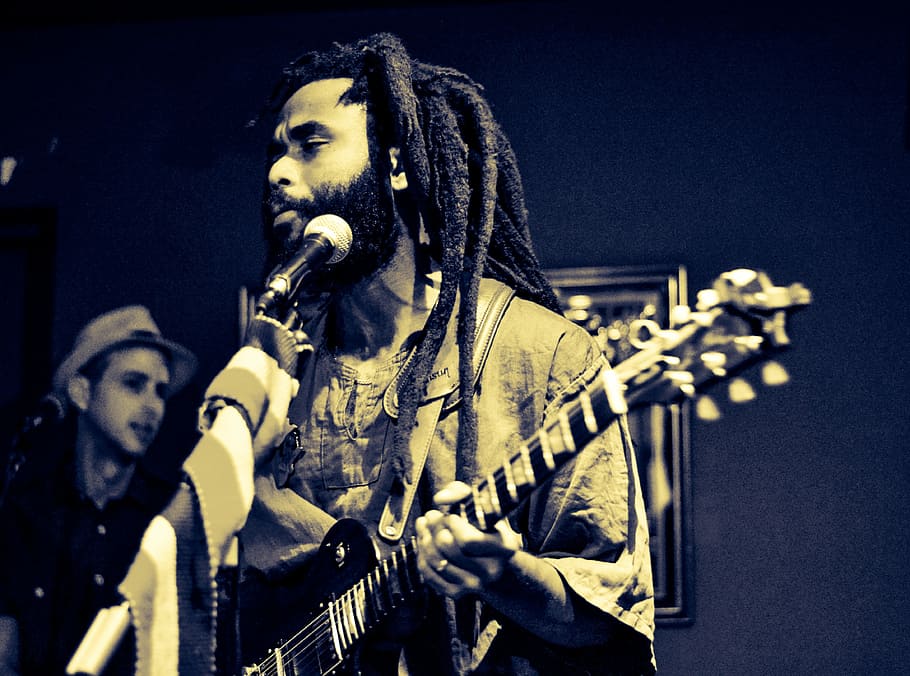 grayscale photography, man, playing, guitar, singer, dreadlocks, dreads, music, song, black white