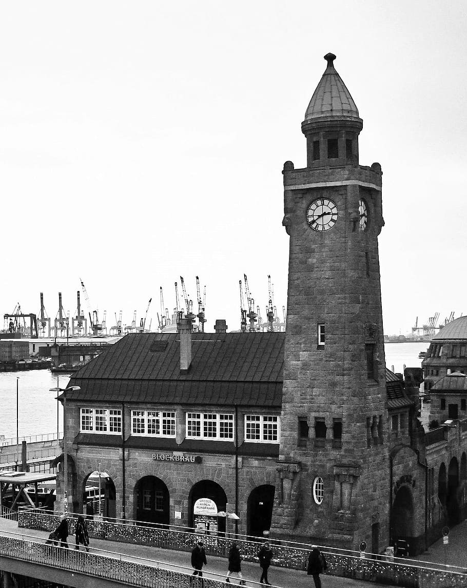 pegelturm, landungsbrücken, puerto de hamburgo, blanco y negro, puerto, hanseático, hamburgo, históricamente, ciudad hanseática, hamburgo landungsbrücken