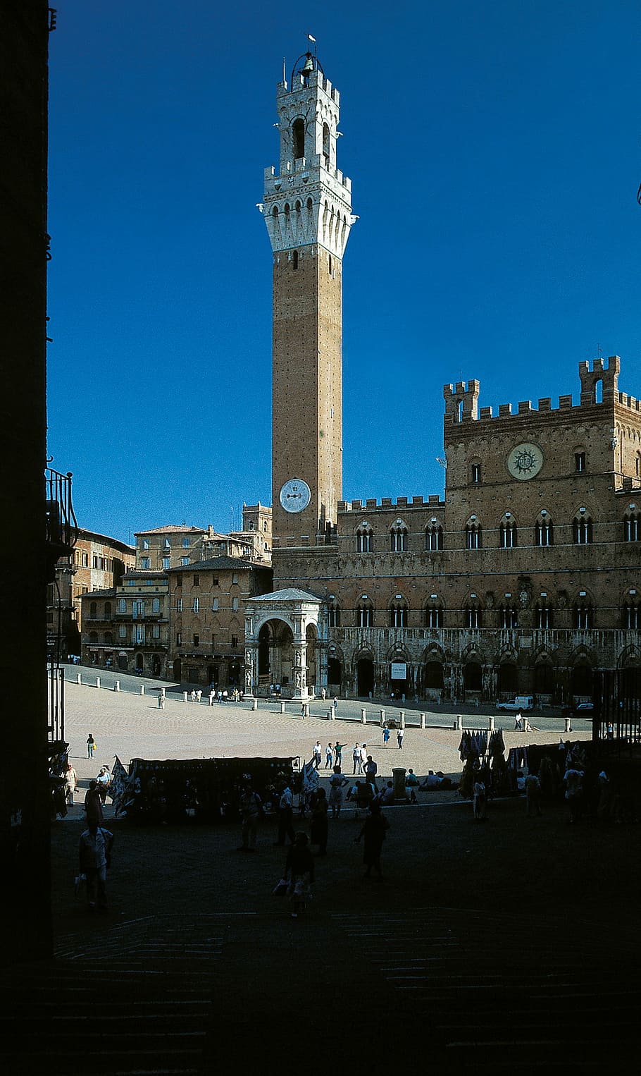Siena, Piazza Del Campo, Italy, Tuscany, renaissance, homes, facades, townhouses, architecture, campanile