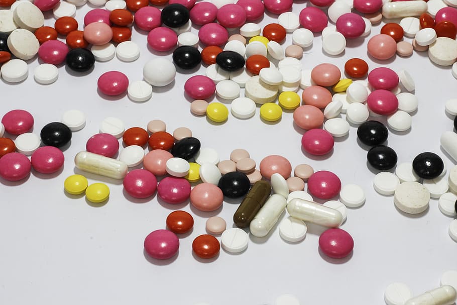 pil obat berbagai macam warna, obat-obatan, obat, tablet, farmasi, medis, penyakit, sakit, obati diri sendiri, pil