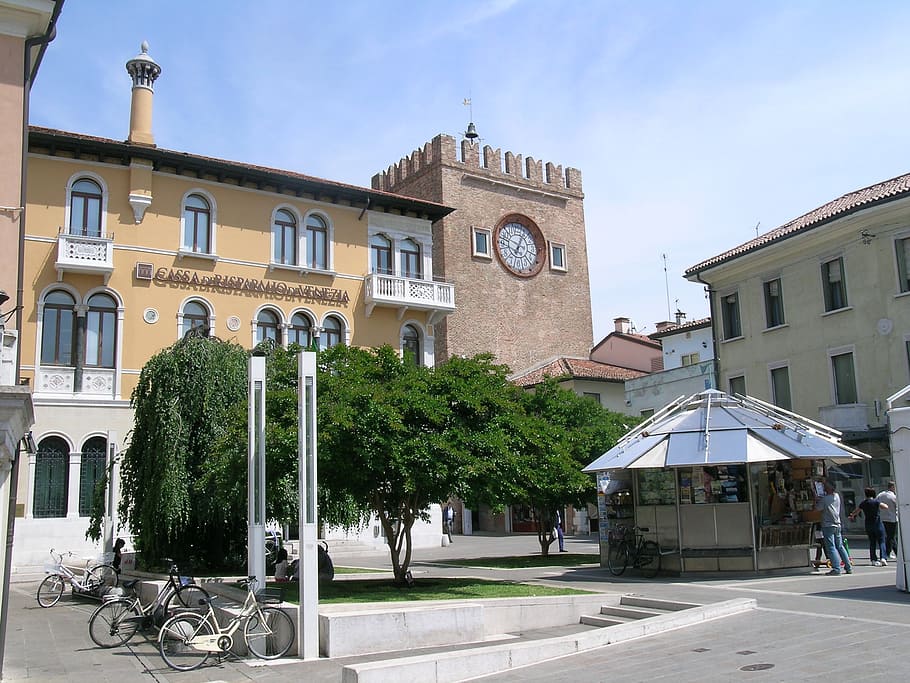 piazza, mestre, historical centre, built structure, architecture, building exterior, building, sky, tree, plant