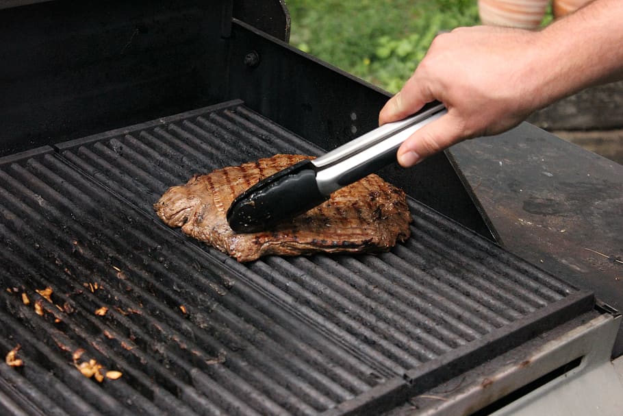 grill, steak sayap, steak, sapi, protein, tenderloin, makanan, makan malam, bbq, tangan manusia