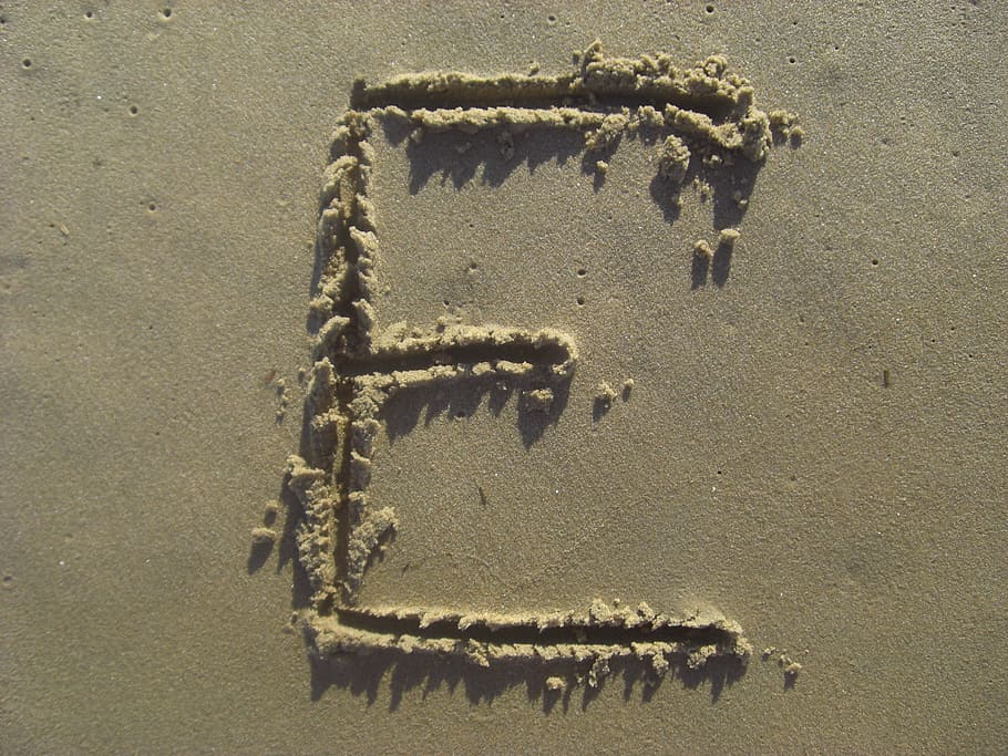 letra e, areia, vara, praia, alfabeto, terra, ninguém, dia, natureza, vista de alto ângulo