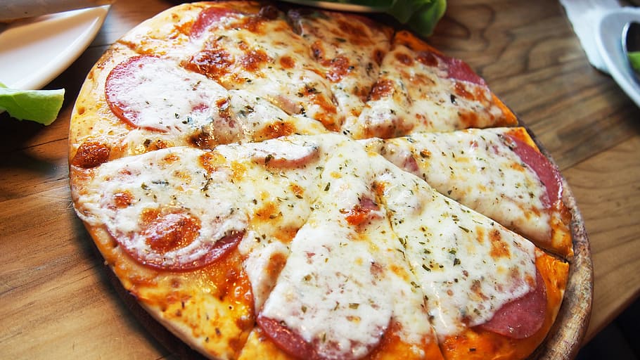pizza horneada, pizza, comida, italiano, queso, comida y bebida, alimentación poco saludable, productos lácteos, frescura, listo para comer