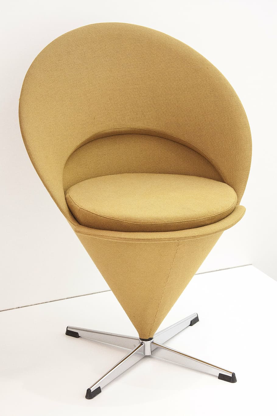 yellow, fabric chair, white, surface, chair, ice cream cone, verner panton, copenhagen, 1958, design