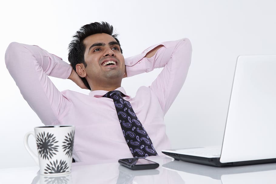 executive, tie, relax, young adult, business person, businessman, young men, computer, one person, laptop