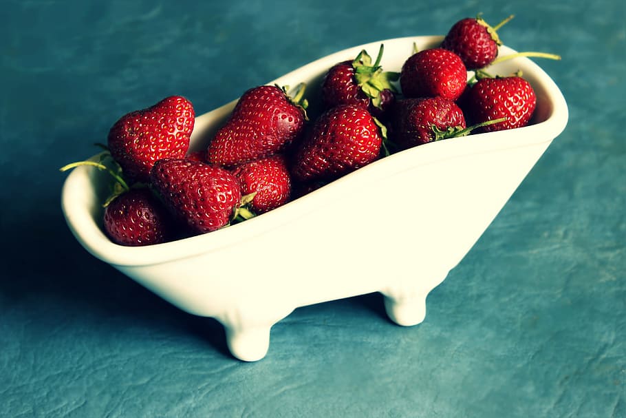 strawberries, white, bowl, strawberry, fruit, spa, splash, fresh, the falling, water