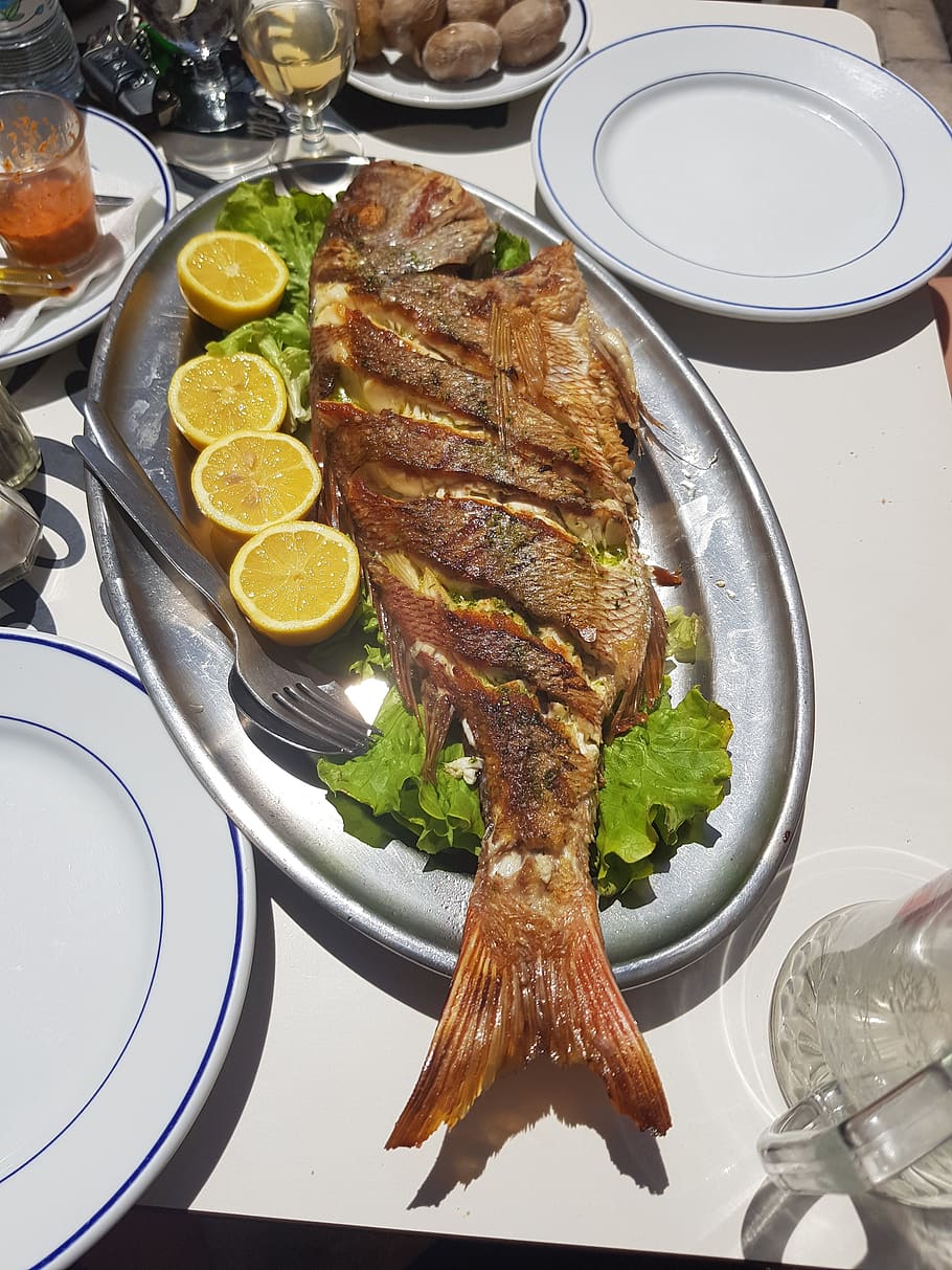 fish, restaurant, eat, sea ​​fish, food and drink, food, freshness, table, citrus fruit, still life