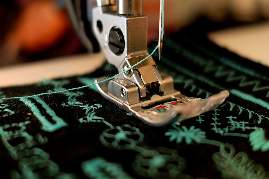 gray sewing machine, Sewing Machine, Presser Foot, sew, hand labor, fabric, white, nähutensilien, thread, craft