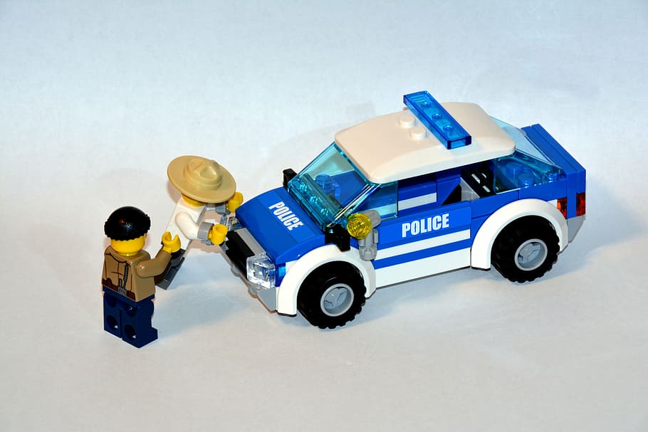 minifig lego, azul, carro de brinquedo da polícia, a polícia, prisão, almofadas, cara, policial, ladrão, criminoso
