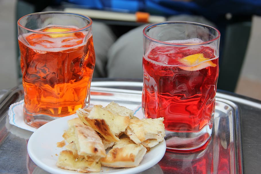 bread, plate, two, cups, filled, beverages, alcohol, glass, snack, spritz