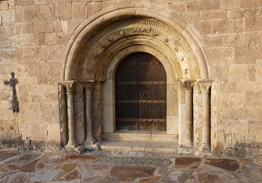 Door, Romanesque, Chapel, Church, romanesque chapel, church, former, architecture, heritage, religion, catholic